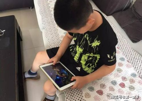 家長擔心的網(wǎng)上教學被叫停, 又一新?lián)淖尲议L坐立不安, 期望被叫停