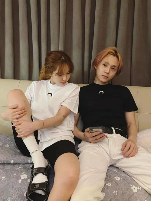 今年的涼鞋 要厚一點 笨一點 大一點