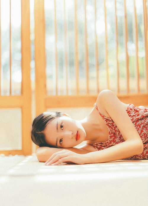 笑話段子 老師去網吧查資料,不料看到了正在打擼啊擼的小明